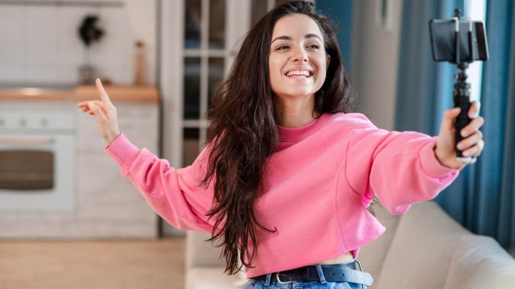 10 mingdan ortiq obunachiga ega blogerlarga majburiyatlar belgilanmoqda