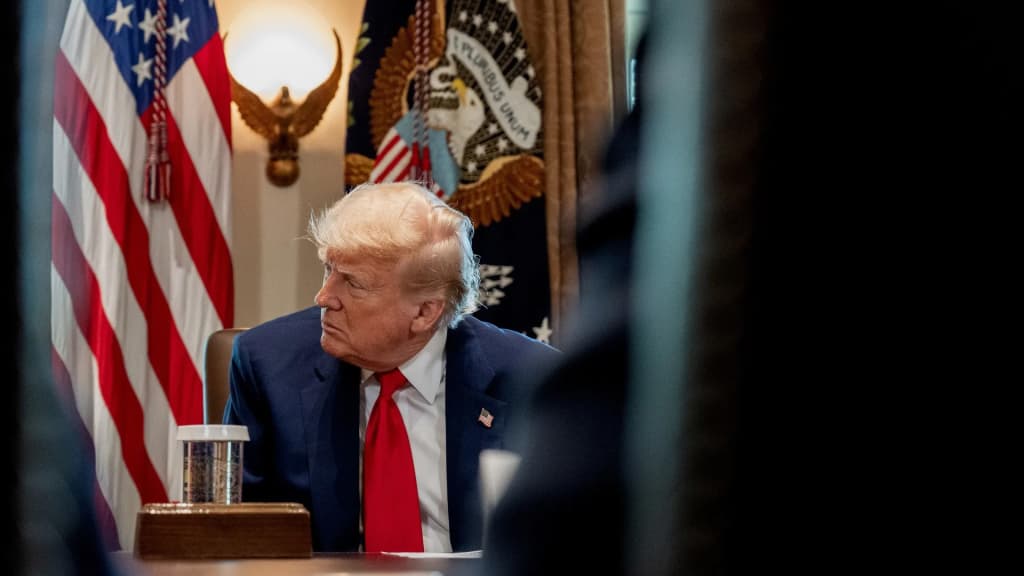 Tramp Apple’ni ishlab chiqarishni Hindistonga ko‘chirishdan qaytarmoqchi