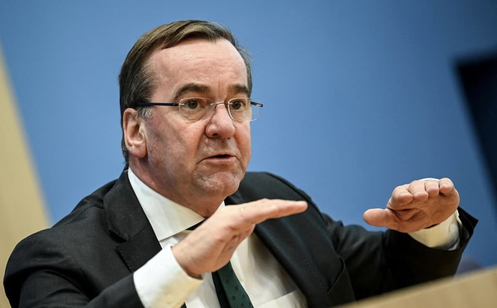 Олмон мудофаа вазири: Трамп Путинга таъсирини нотўғри баҳолади