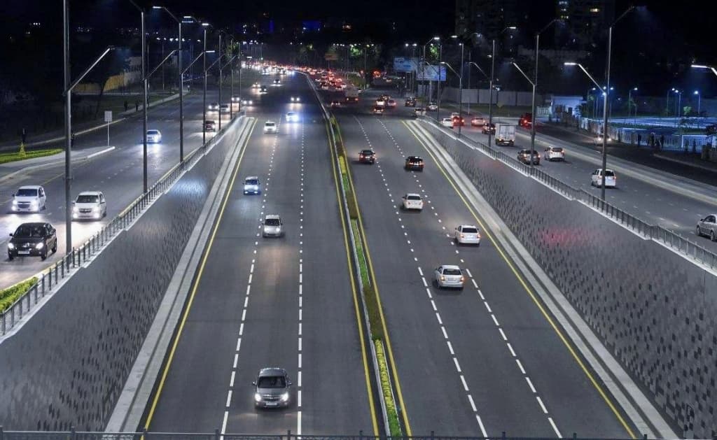 Tungi vaqtlarda «A» belgili yo‘llardan barcha transport vositalari foydalanishi mumkin