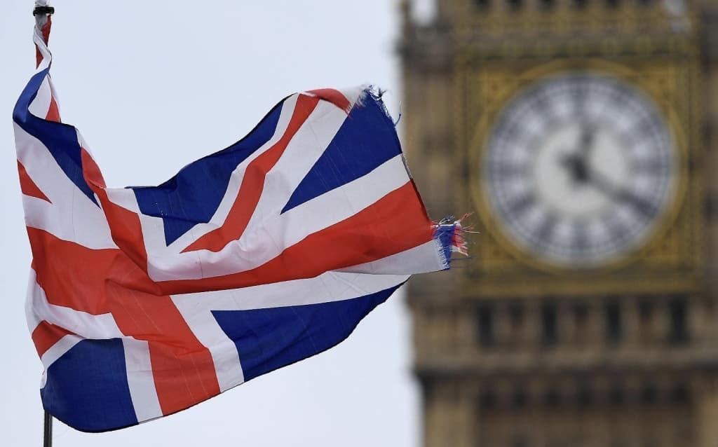 Британия санкцияга дучор бўлган россияликларнинг уйларини сотишни таклиф қилмоқда