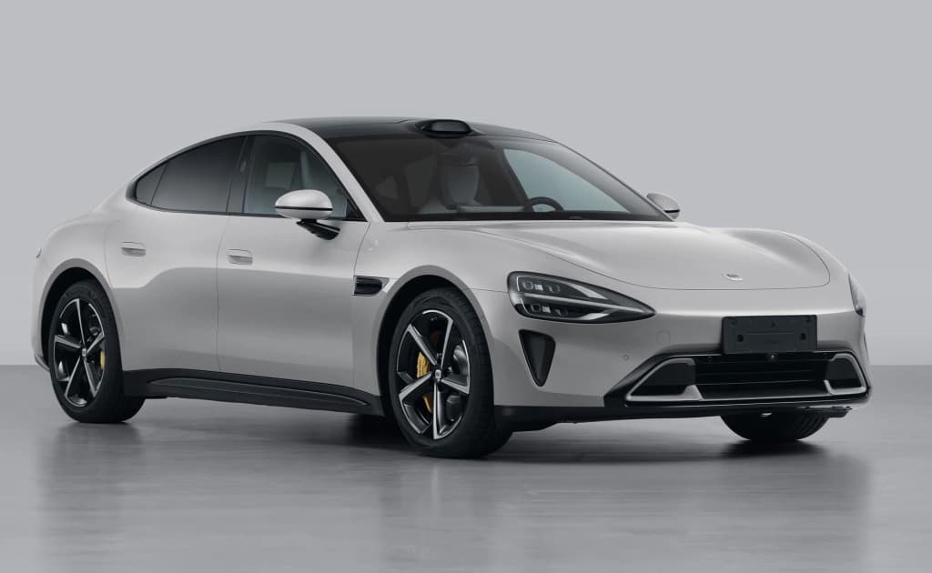 Xiaomi o‘zining ilk chipi va yangi elektromobilini taqdim etdi