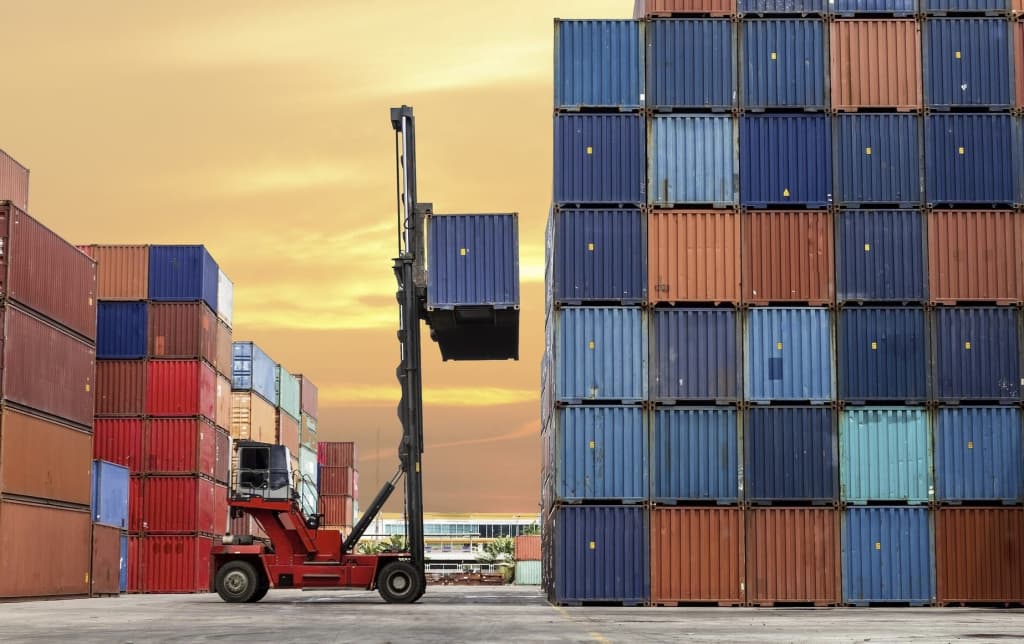 Rossiyaning yirik eksportchilari yuk tashish hajmini qisqartirdi