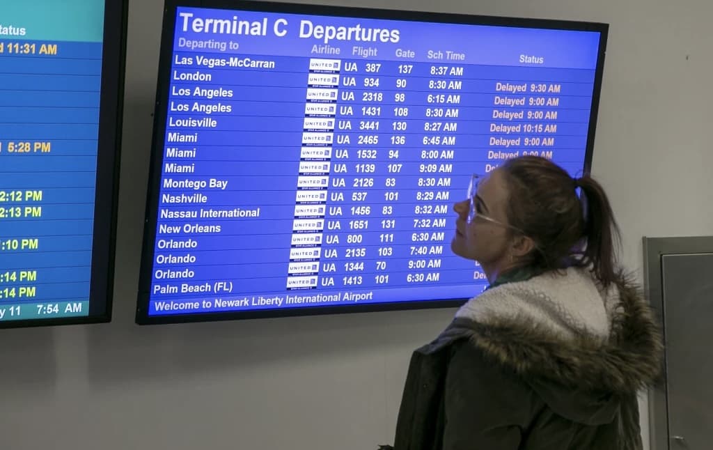 AQSH aeroportida texnik muammolar va xodimlar yetishmasligi sabab reyslar soni qisqartirildi