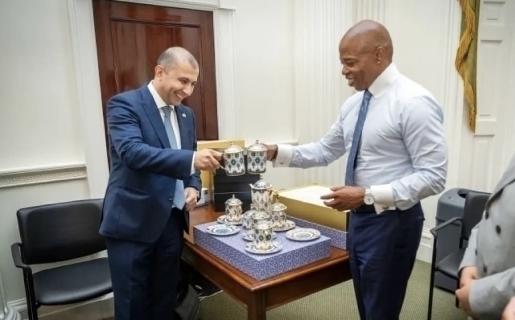 Nyu York meri bilan «otamlashgan» o‘zbekistonlik tadbirkor kim va u nimalarga aralashgan?