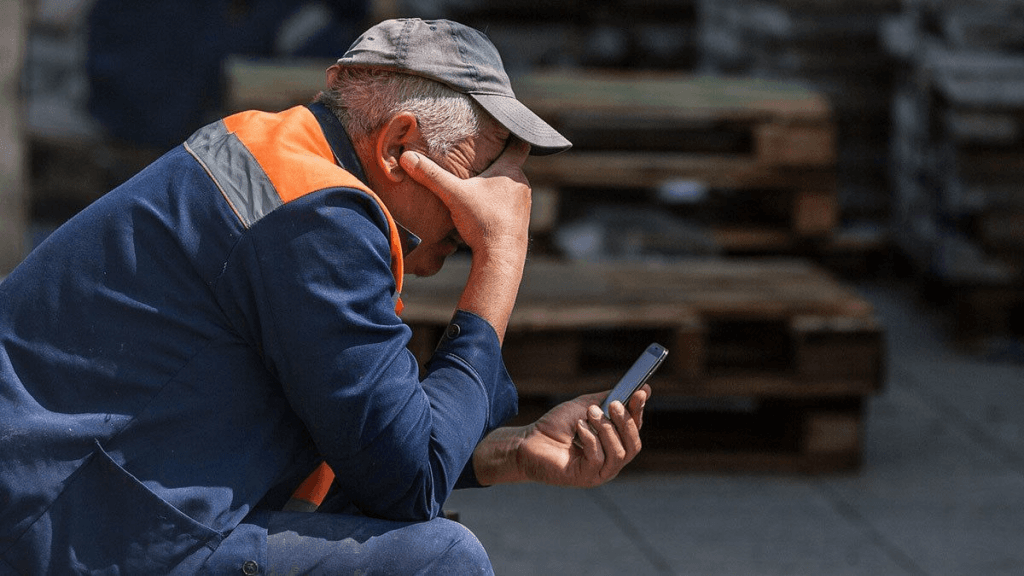 Rossiyada migrantlarga bir nechta telefon raqamlarini ishlatish taqiqlanishi mumkin