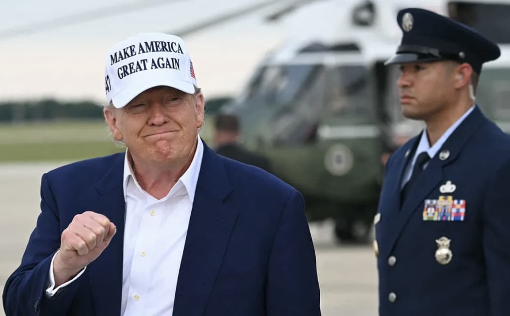 Украинага ҳужумлар кескинлашганидан сўнг, Трамп Путинни «жинни» деб атади