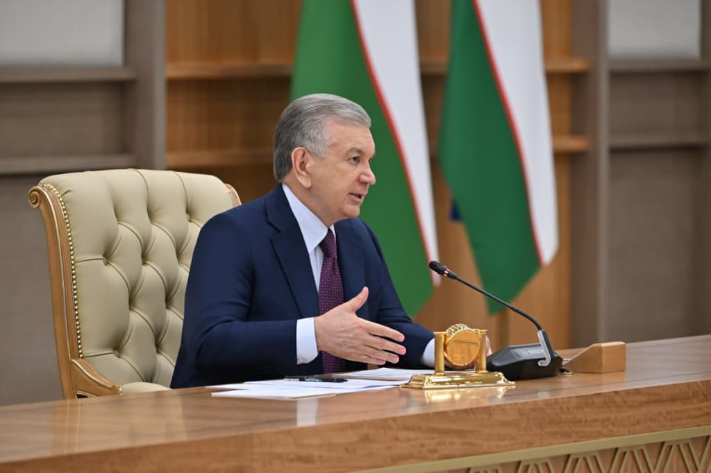 Hamma eshitib olsin: Zargarlarning xomashyo bilan bog‘liq muammosi bo‘lmasligi kerak — Prezident