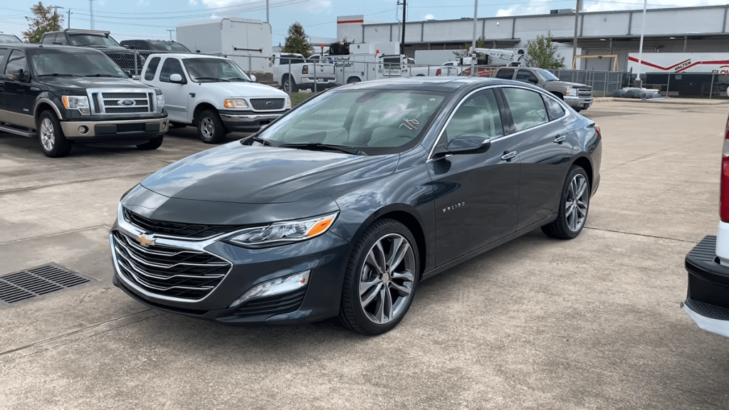 Chevrolet Malibu shartnomalari bir soat ichida tugadi