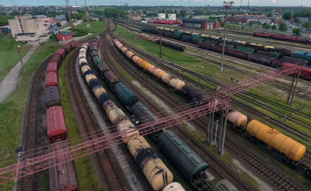 Ўзбекистон орқали Россияга санкциядаги товарлар етказиб берилиши тўхтатилди — ЕИ