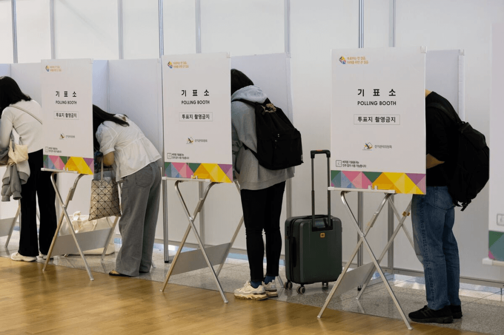 Janubiy Koreyada muddatidan oldin ovoz berish boshlandi