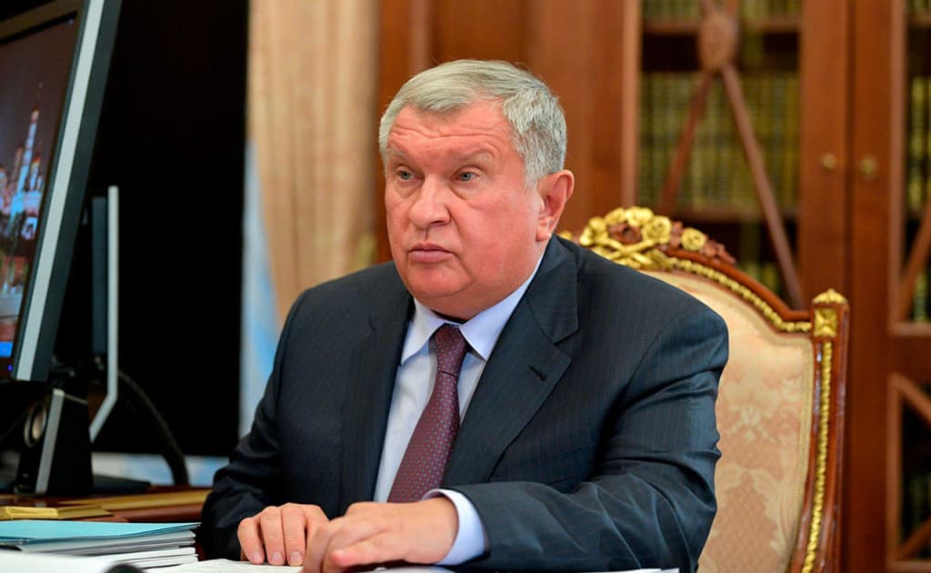 Igor Sechin mustahamlanayotgan rubl va tariflardan shikoyat qildi