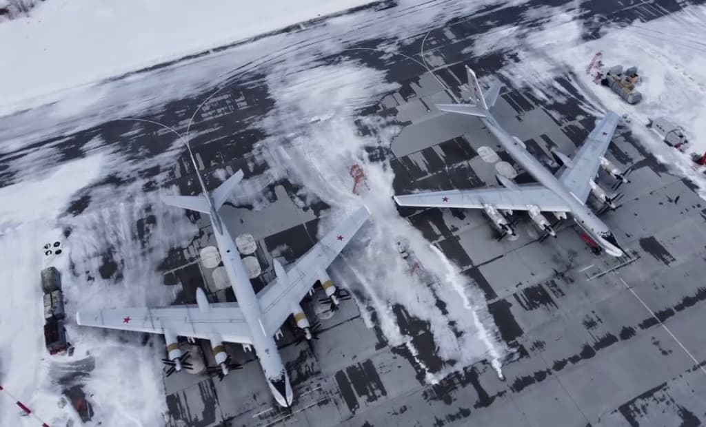 Россия авиабазаларига ҳужум тайёргарлигида Британия разведкаси айбланди