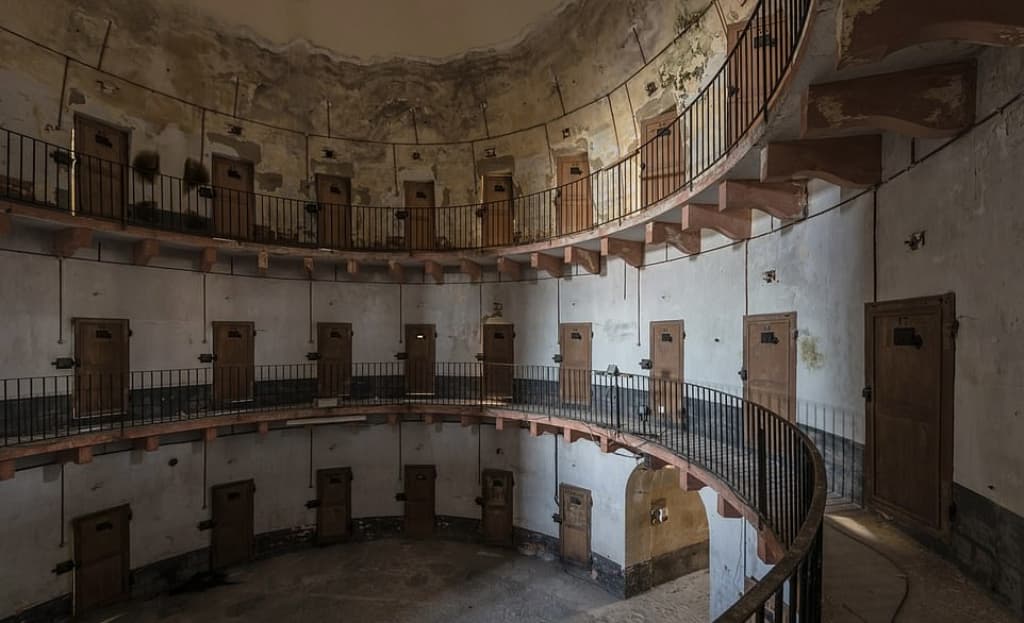 Fransiya qamoqxonalarida joy yetishmovchiligi xavotirli darajaga yetdi