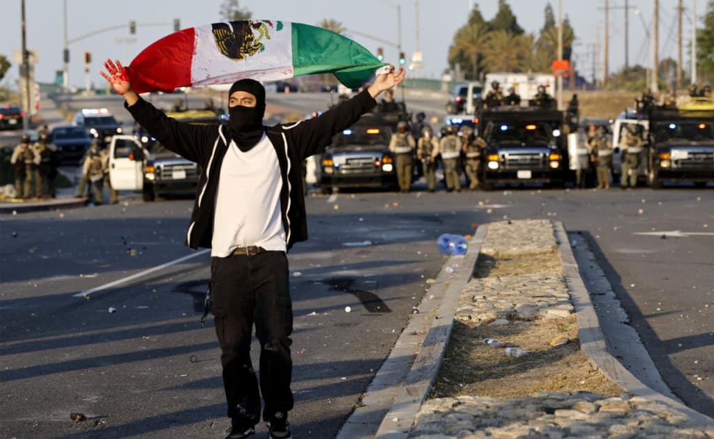 Los Anjelesdagi tartibsizliklar: Tramp namoyishchilar ustiga Milliy gvardiyani tashlamoqda