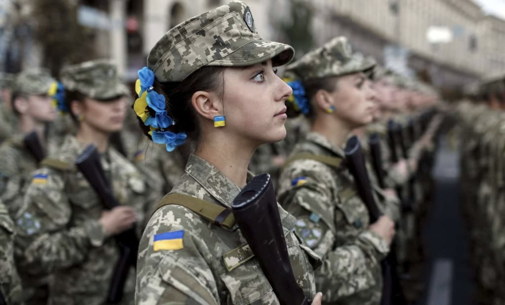 Украинада аёлларни армияга оммавий чақириш муҳокама қилинмоқда