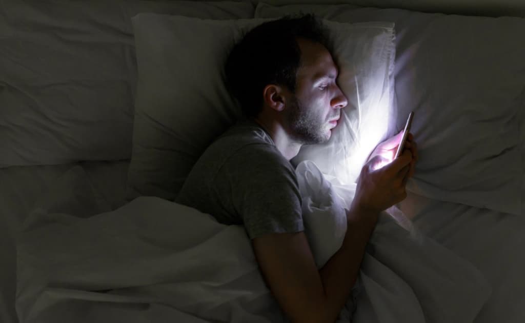 Rossiyada tug‘ilishni oshirish uchun tunda internetni o‘chirish taklif qilindi