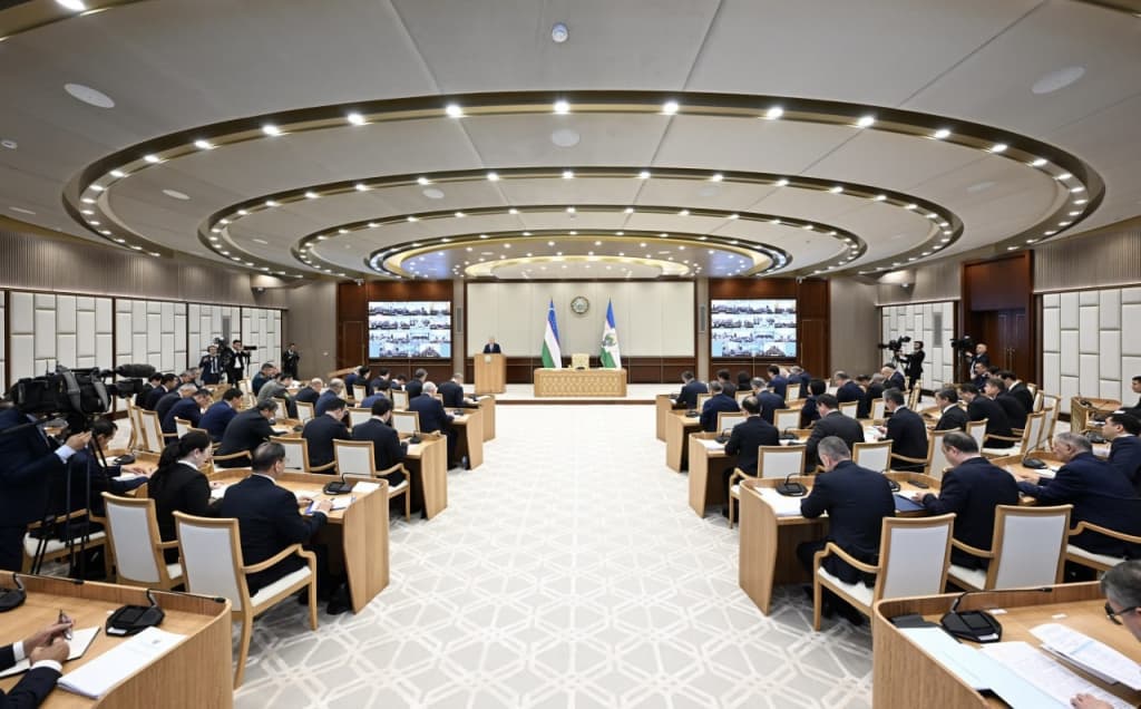 Mirziyoyev: «Oddiy muammolar uchun ham ruxsat kutilmoqda – buni o‘zgartirish kerak»