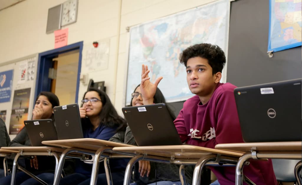 AQSH talabalar vizasini qayta tikladi, lekin bitta shart bilan