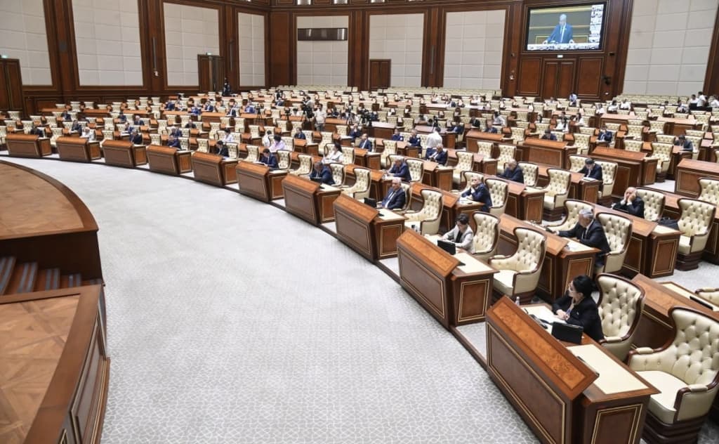 Senat muxolifat huquqlarini kuchaytirish bo‘yicha qonunni ma’qulladi