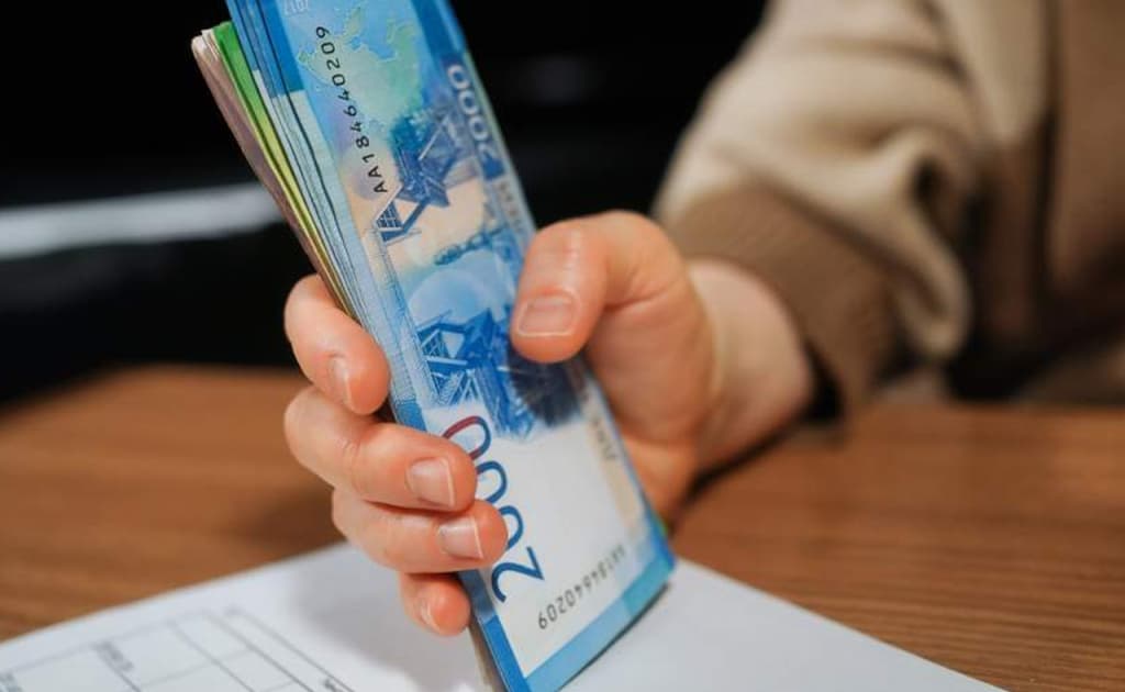 Rossiyada xodimlar ommaviy ravishda mukofotlardan mahrum qilmoqda