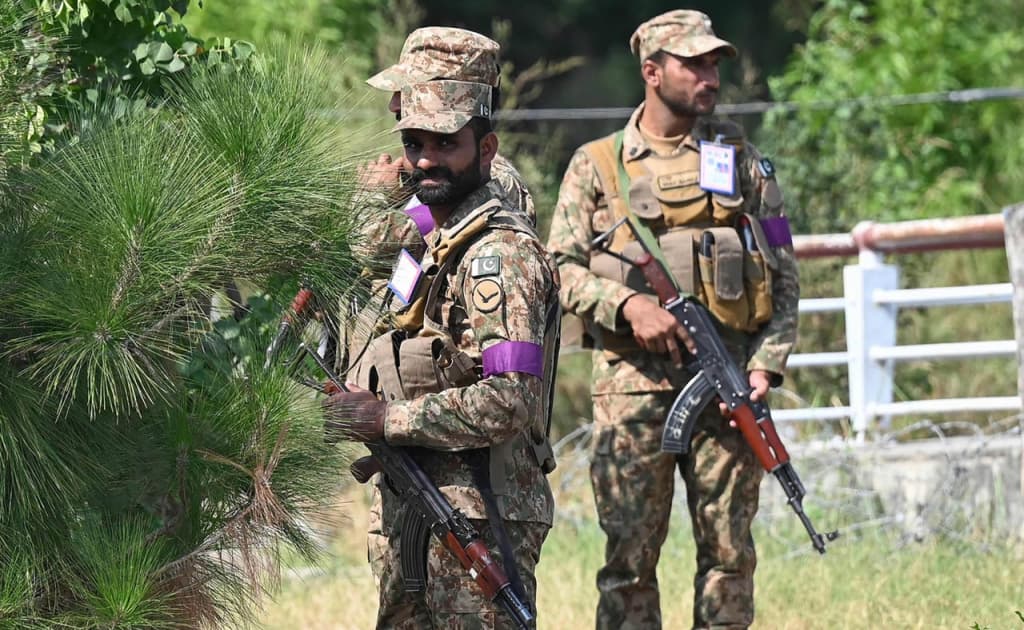 Pokistonda harbiy kolonnaga hujum: 13 askar halok bo‘ldi