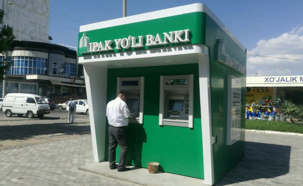 O‘zbekistonda bankomatlar ko‘paymoqda, bozor esa to‘lov tashkilotlari qo‘liga o‘tyaptimi?
