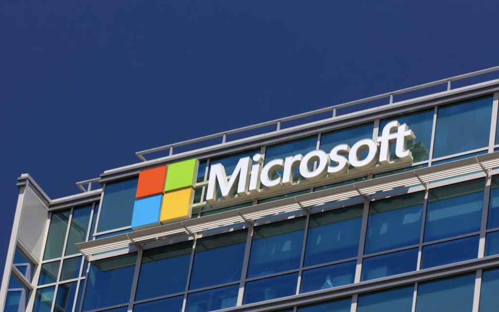Microsoft sun’iy intellektga sarmoya kiritib, 9 ming xodimni qisqartirishga qaror qildi