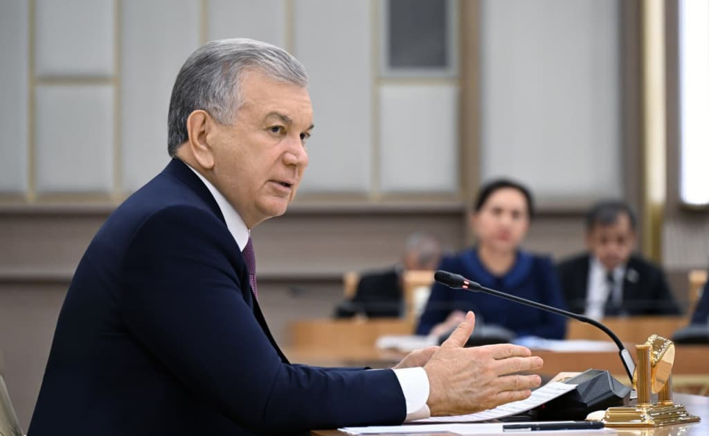 Prezident: Davlat idoralari oldidagi ko‘chalarni to‘sish va xos «parkovka»larga barham berilsin