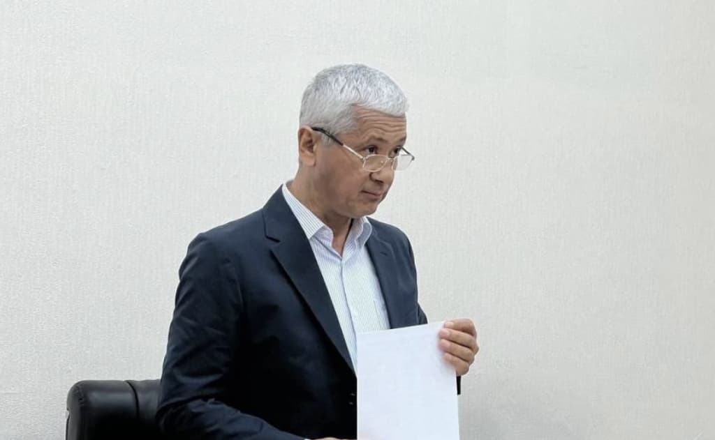Sharof Rashidov tumani hokimi hibsda bo‘lgan vaqtda uning nomidan 5 ta qaror imzolandi