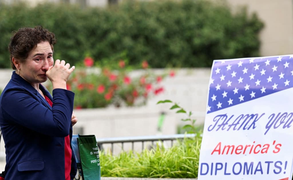 Tramp ma’muriyati 1 350 nafardan ortiq diplomatni ishdan bo‘shatadi