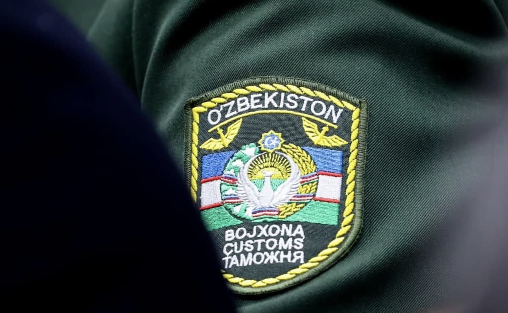 Naqd bo‘lmasa kartada — plastik karta orqali pora olgan bojxona inspektori qo‘lga olindi