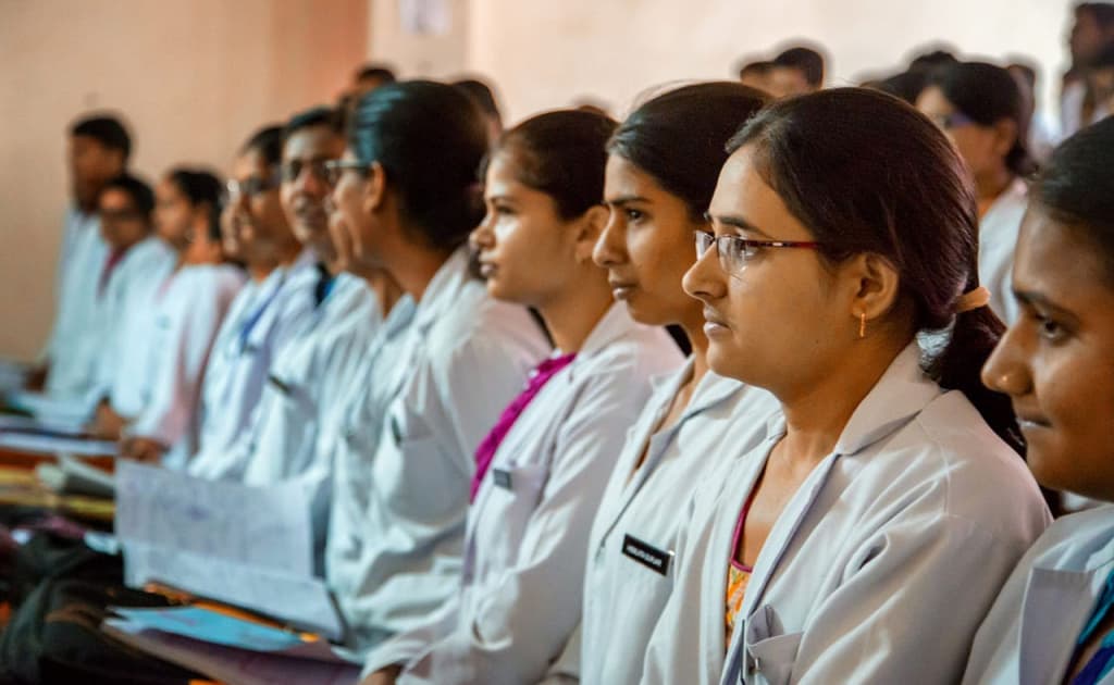 Hindiston Milliy tibbiyot komissiyasi hind talabalarini Chirchiqda o‘qimaslikka chaqirdi