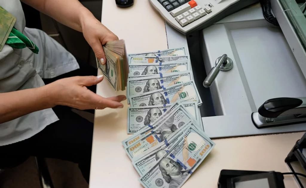 Valyuta oldi-sotdisi: 6 oyda 14,5 mlrd dollar ayirboshlangan
