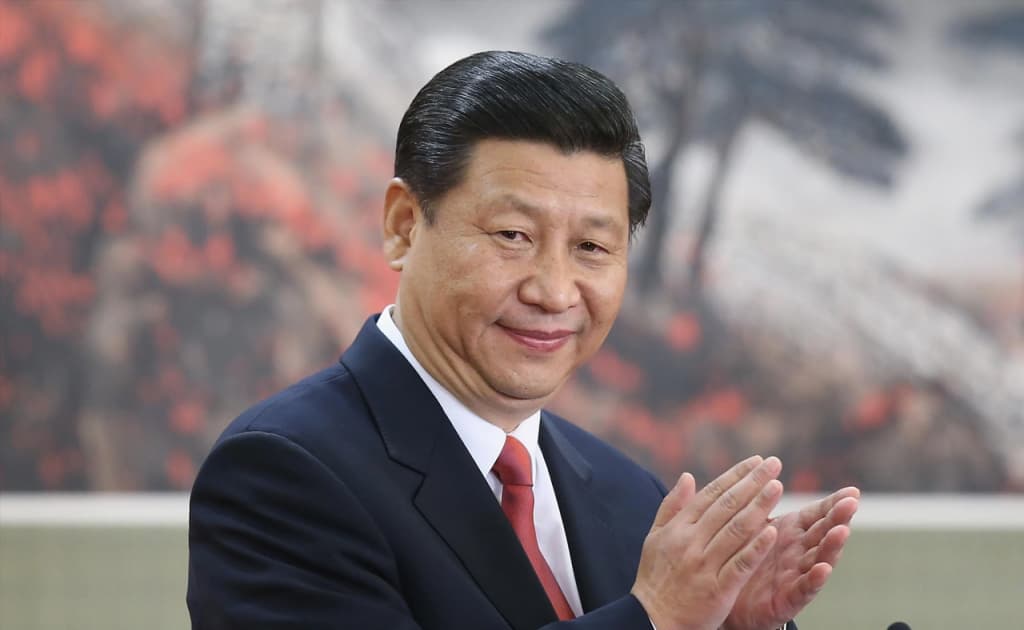 Si Jinping Putin va Trampni bir stol atrofida yig‘moqchi