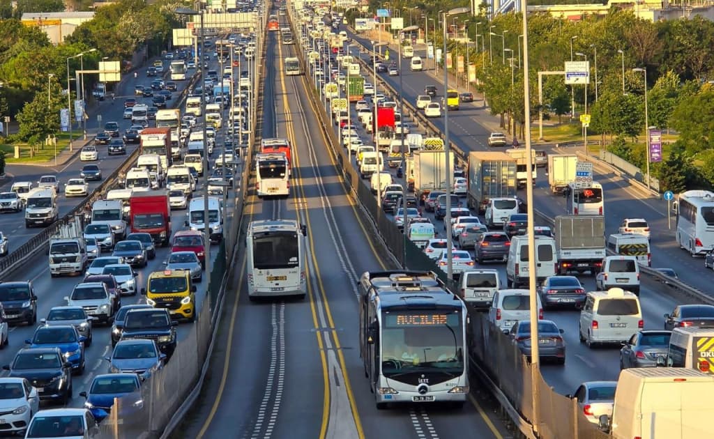 Istanbulda jamoat transporti uchun 120 kmlik ajratilgan yo‘lak quriladi