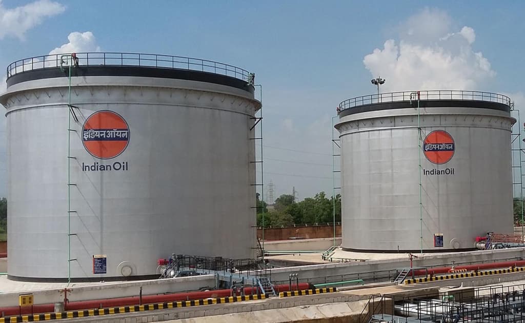 Hindiston Tramp tahdidiga qaramay Rossiya neftini sotib olishda davom etadi