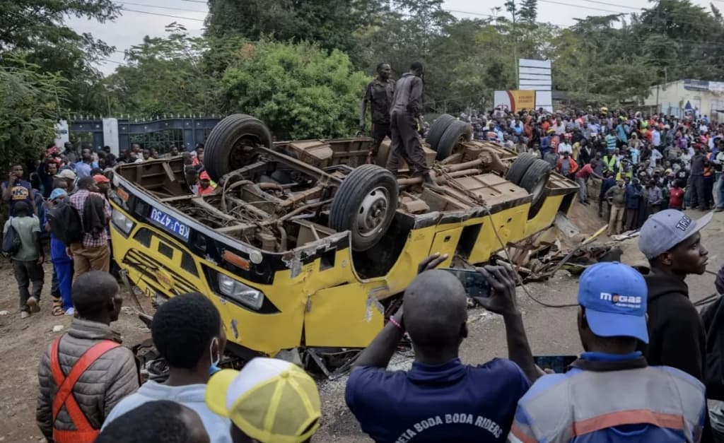 Motam marosimidan qaytayotgan avtobus ag‘darilib ketgan. Halok bulganlar bor