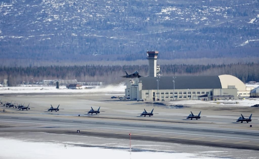 Tramp va Putin Ankorijdagi harbiy bazada uchrashadi