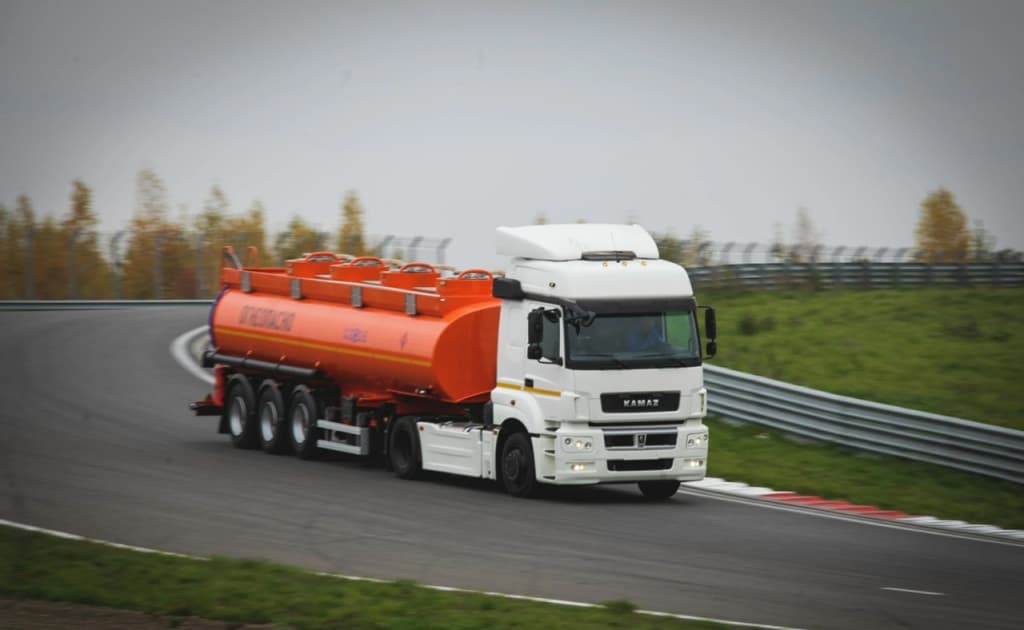 Epli Qirg‘iziston sotib olgan benzinini O‘zbekistonga eksport qilmoqda