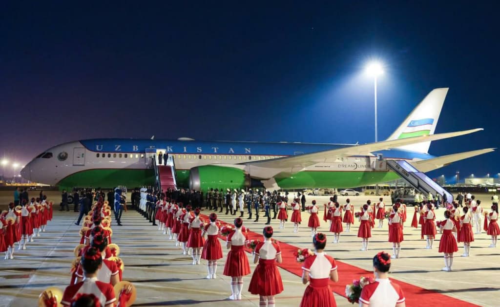 Шавкат Мирзиёев расмий ташриф билан Хитойга етиб борди