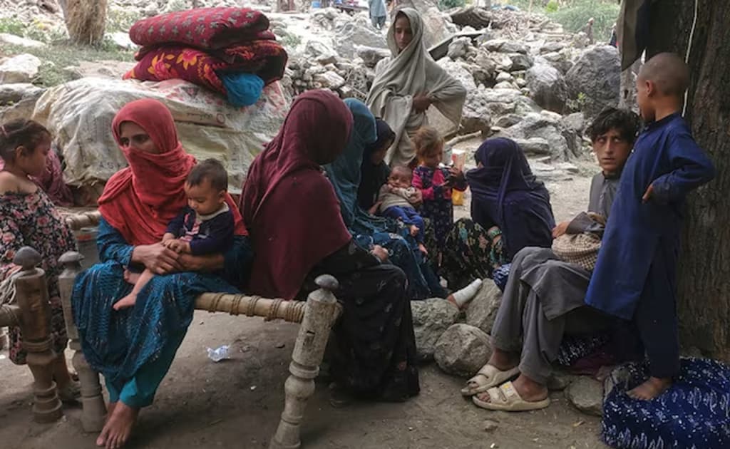 Afg‘onistondagi ayollar zilzila vayronalari ostida qolib ketmoqda