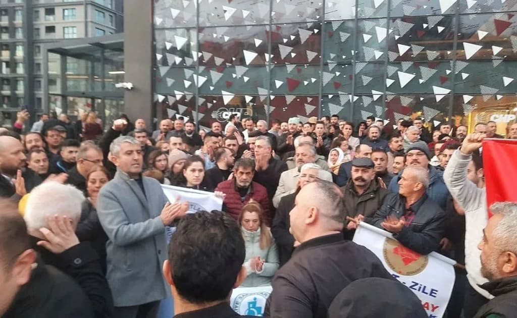 Istanbulda JXP faoliyati to‘xtashiga qarshi namoyishlar boshlandi