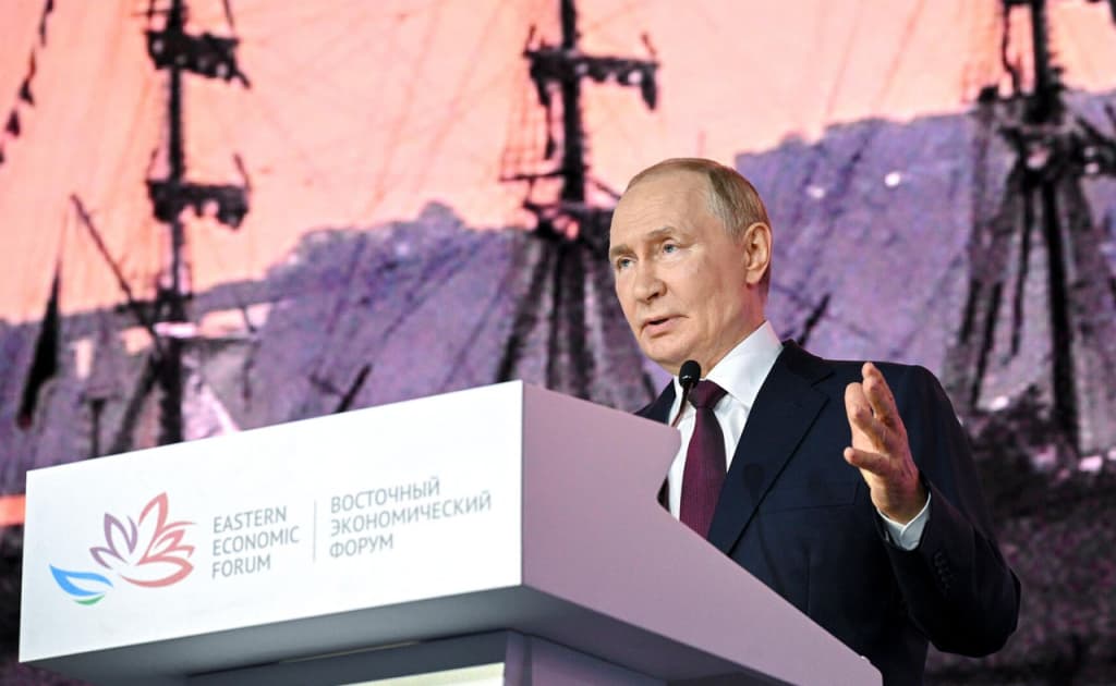 Хитой расмийлари Путиннинг иқтисодий форумини эътиборсиз қолдирди