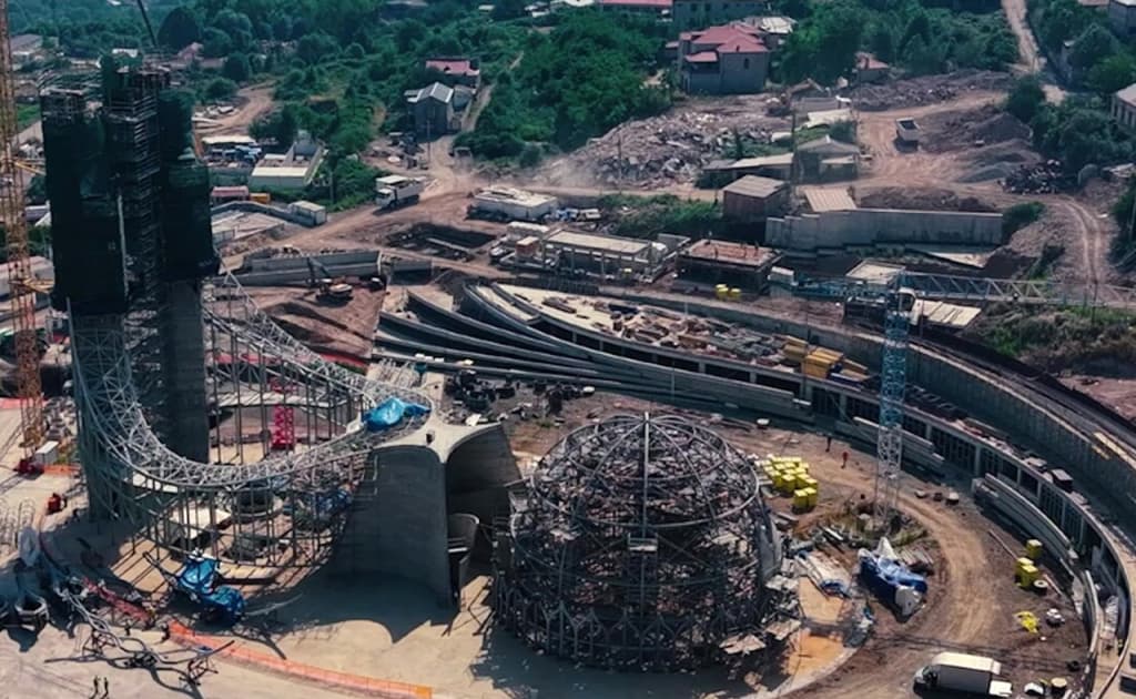 Shushada shaharning yangi ramzi — 72 metrli masjid qad rostlamoqda