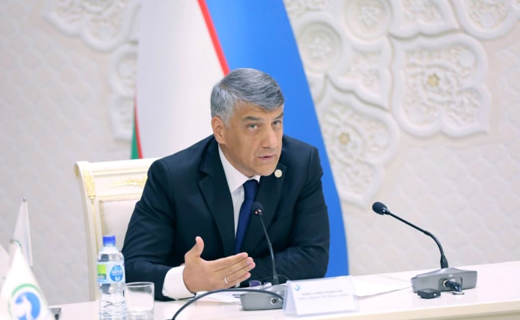 «Ahvoli abgor». Alisher Qodirov Transport vazirligini qattiq qoraladi