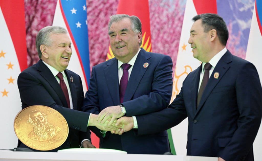 O‘zbekiston prezidenti Tolstoy nomidagi tinchlik mukofoti laureatiga aylandi