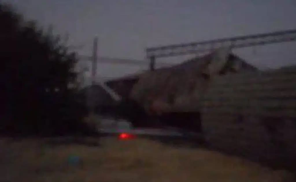 Toshkent viloyatida tovar poyezdining ikki vagoni relsdan chiqdi