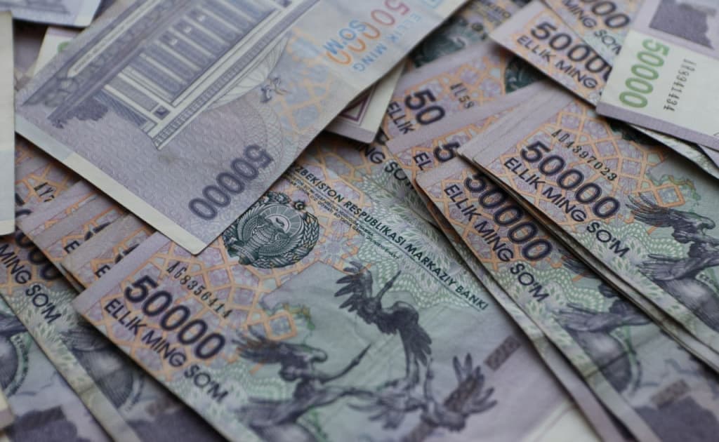 So‘m mintaqada yetakchilikni saqlab qolmoqda