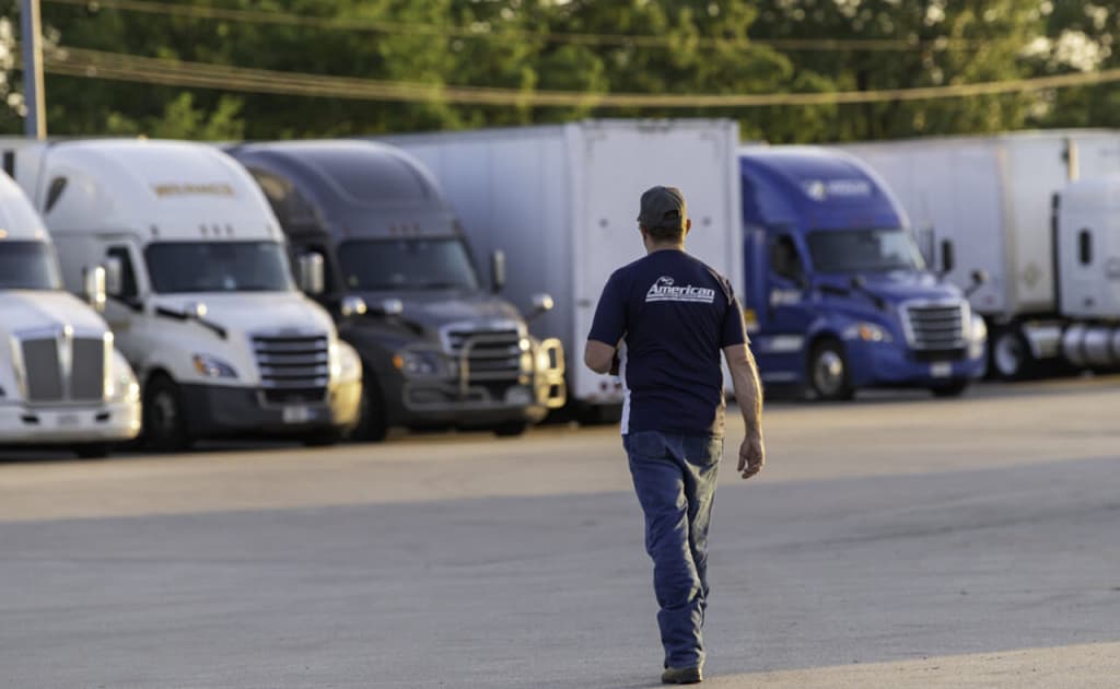 AQSHda xorijlik trak haydovchilar uchun yangi qoida joriy etildi